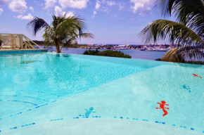 Villa Serenity – Luxury 4 bedroom villa with infinity pool, Willemstad